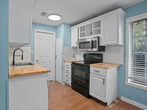 2nd image of 206 S Hutchinson Ave