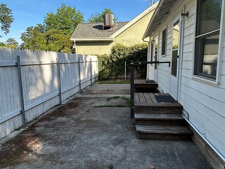 1515 Citrus Ave — Photo 5