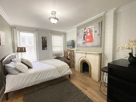 3rd image of 405 W 46th St APT 3F