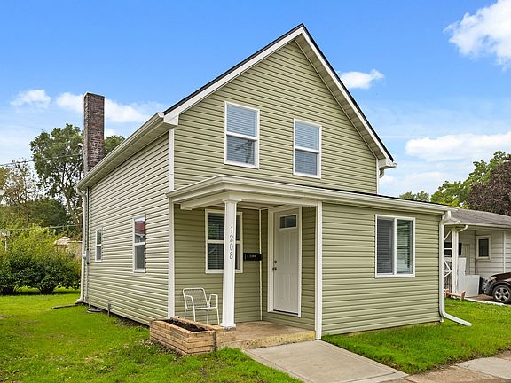 2nd image of 1208 5th St
