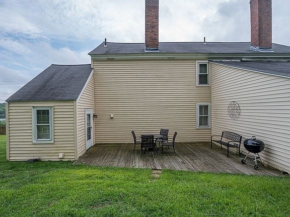 4th image of 231 Lakeside Ave