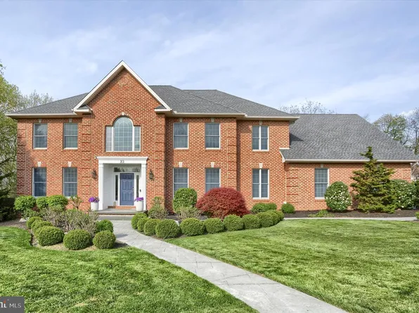 23 Emlyn Ln, Mechanicsburg, PA 17055