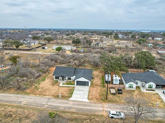 4th image of 1501 Woodcrest Drive