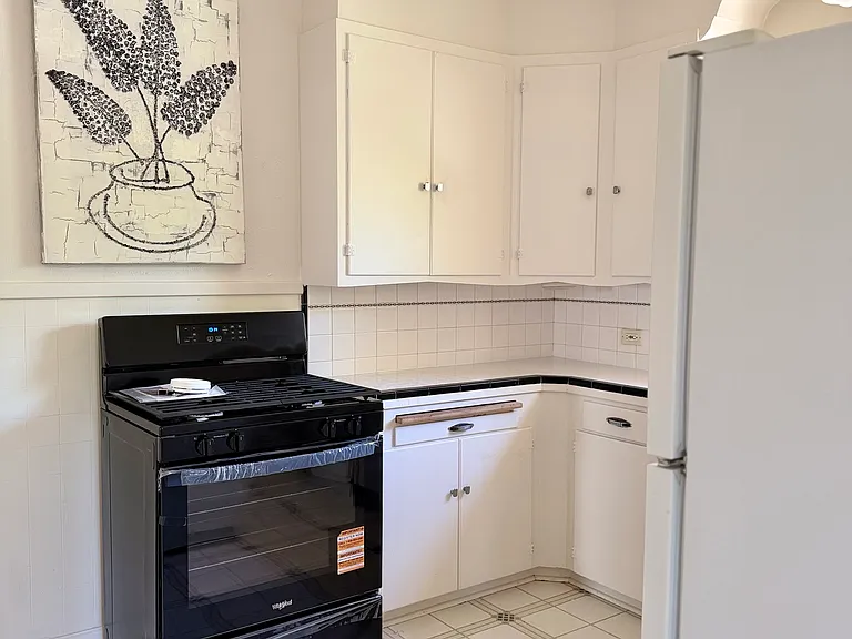 325 E Rosewood Ave — Photo 24