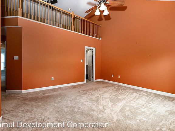 5th image of 23 Sterling Ct