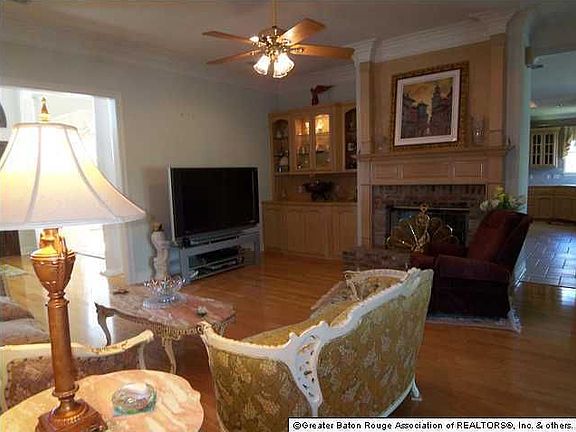 4th image of 40252 Swan Cir