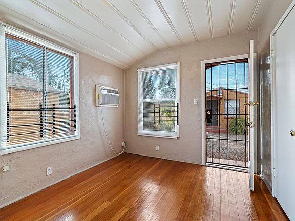 3rd image of 1141 E Adams St APT 2
