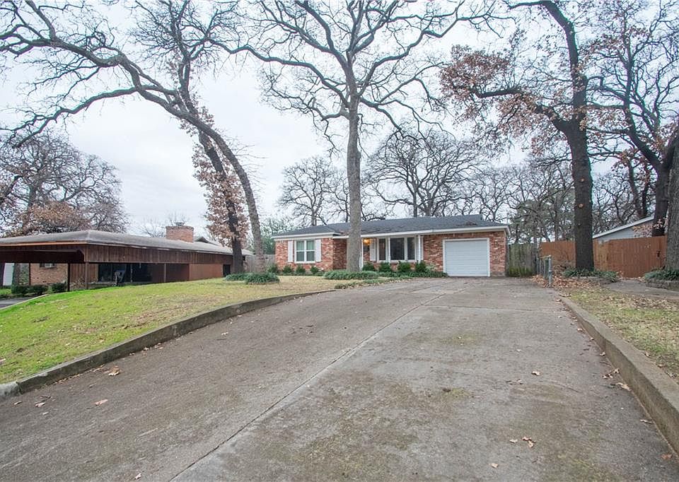 1st image of 4821 Red Oak Ln