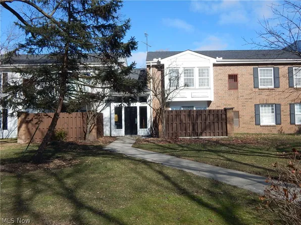 26179 Raintree Blvd #D8, Olmsted Falls, OH 44138