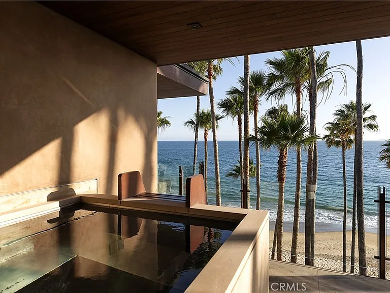 2495 Riviera Dr — Photo 24