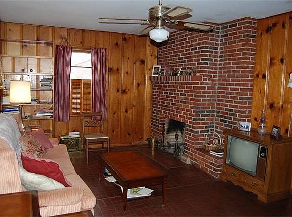 5th image of 223 N Cedar St