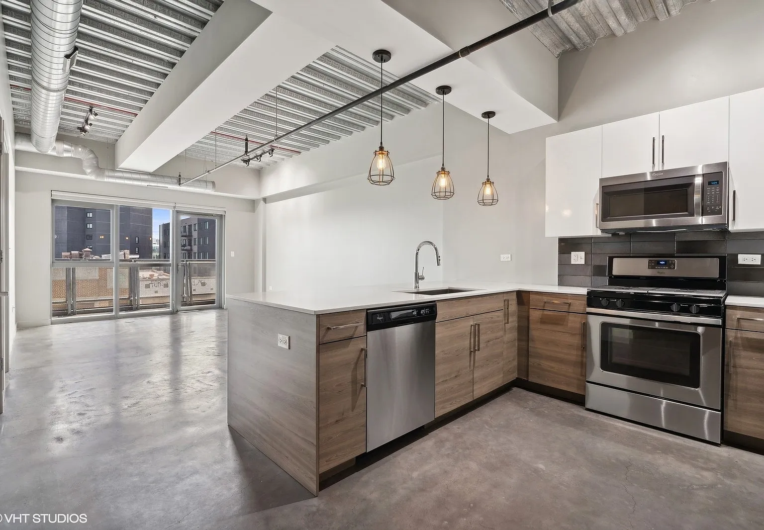 1 bed, 1107 sqft, $3,140 — Photo 2