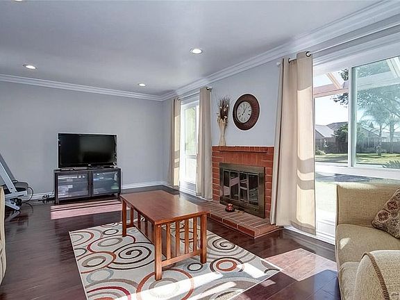 3rd image of 2229 W Manly Ave