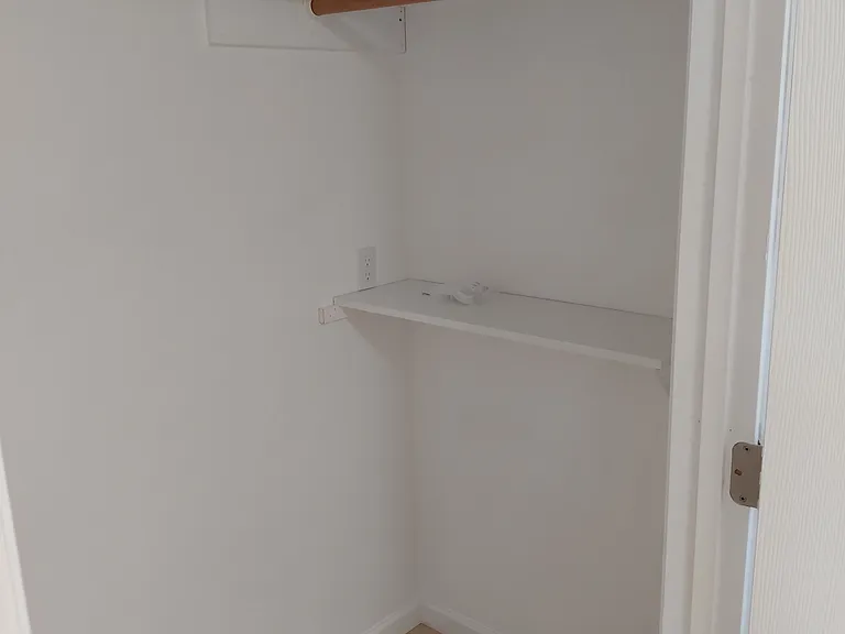 411 SW Westholm Ave — Photo 16