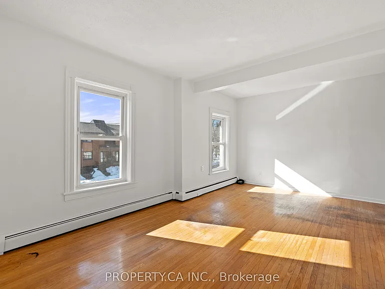 120 Stephenson Ave #UPPER — Photo 4
