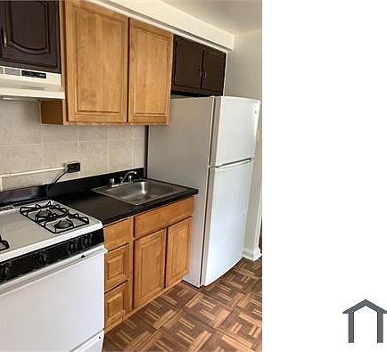 2nd image of 7812 Limekiln Pike