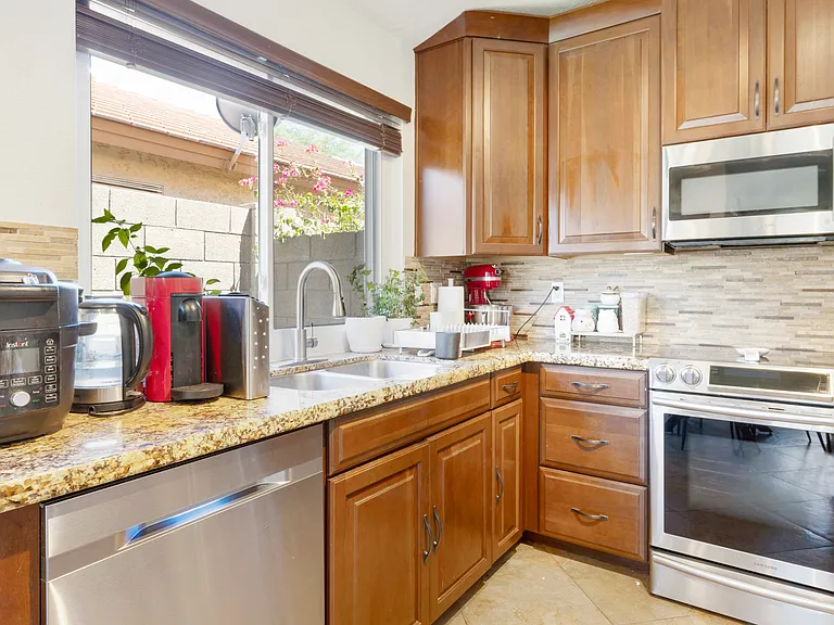 4704 E Weaver Rd — Photo 33