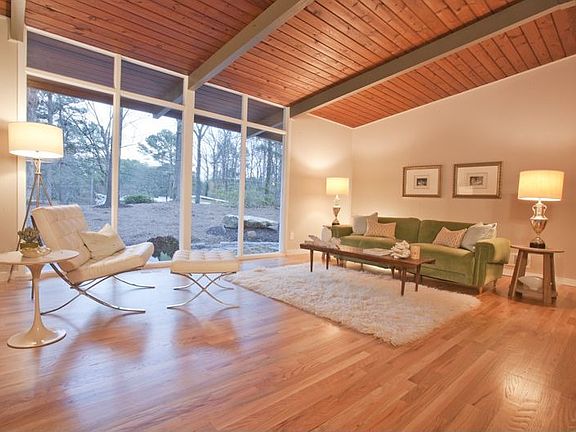 3rd image of 3360 Regalwoods Dr