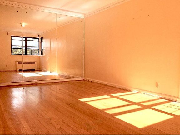 5th image of 7236 Yellowstone Blvd #3
