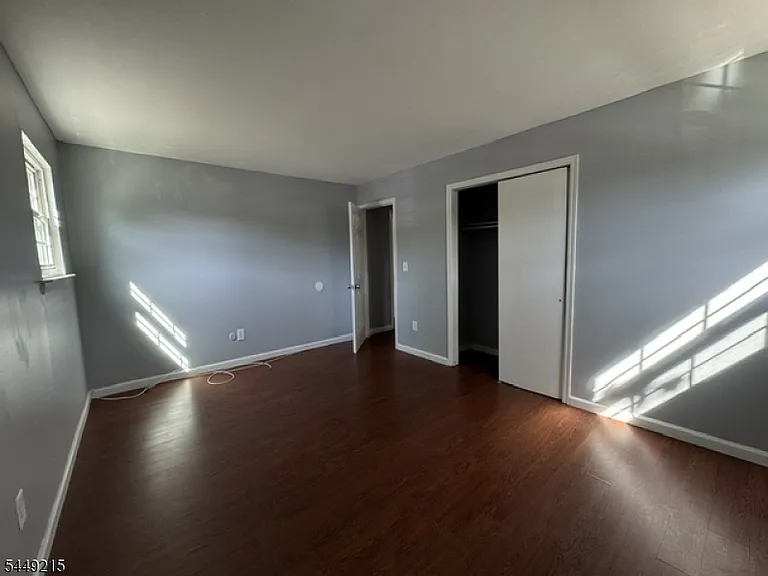 332 College Dr — Photo 3