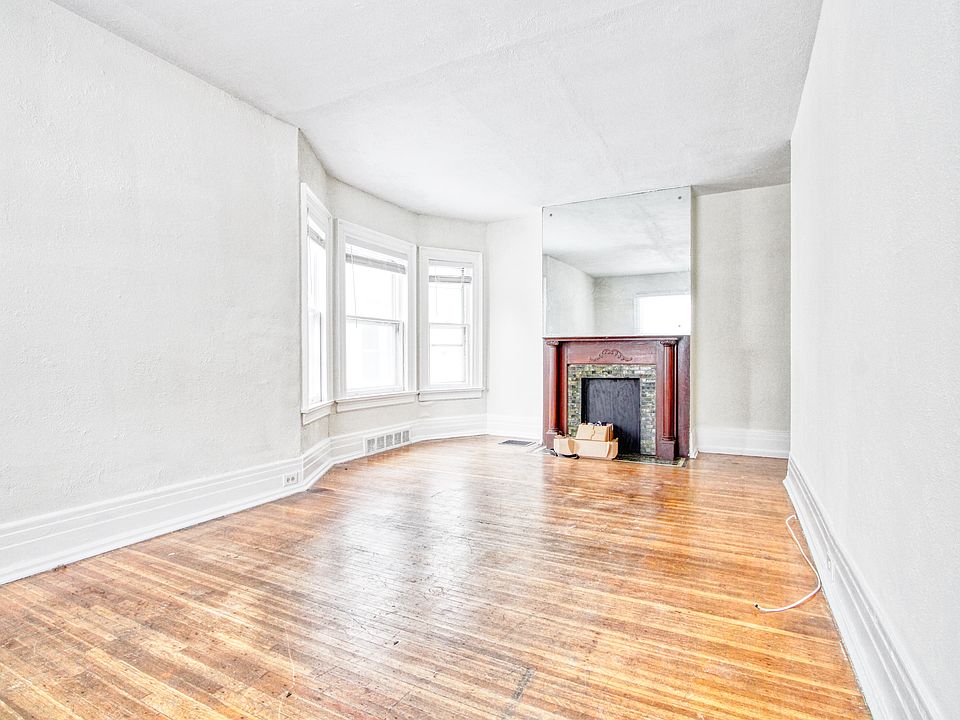 1st image of 352 Auburn Ave APT 2