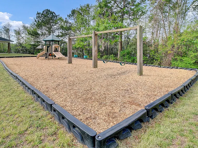 236 Emerald Isle Dr — Photo 39