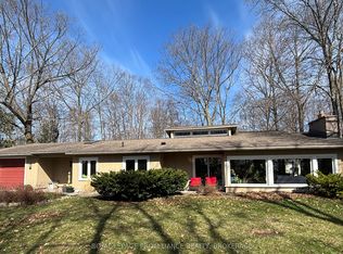 27 Riverside Dr, Kingston, ON K7L 4V1