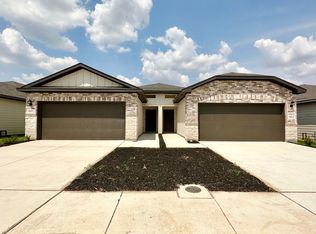 9311-2 Devils Rdg, Converse, TX 78109