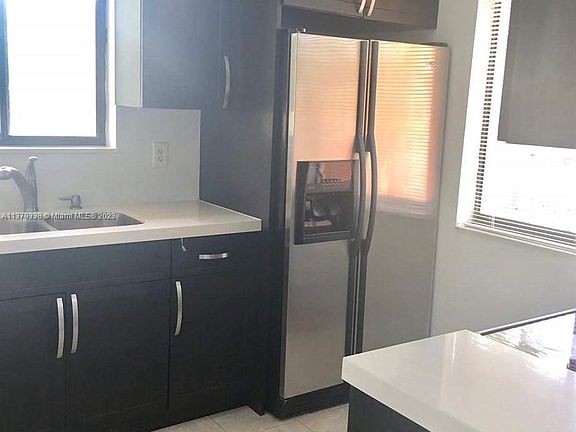 3rd image of 235 Lakeview Dr APT 204
