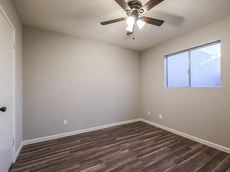 2611 E Maryland Dr — Photo 19