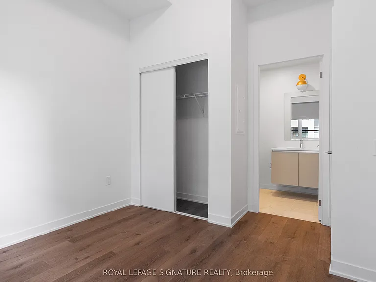 395 Dundas St W #222 — Photo 14