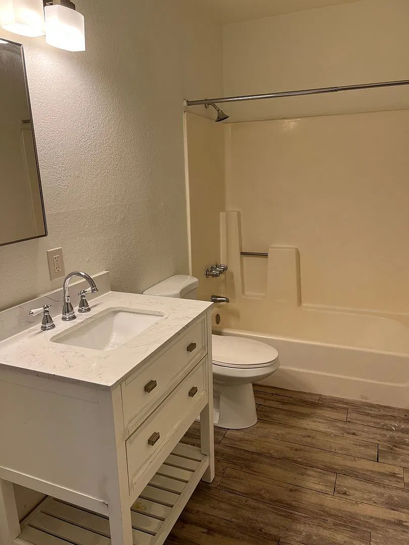 2 bed, 1.0 bath, 760 sqft, $1,175 — Photo 4