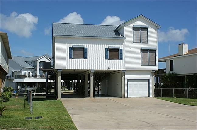 1st image of 334 Admiral Cir