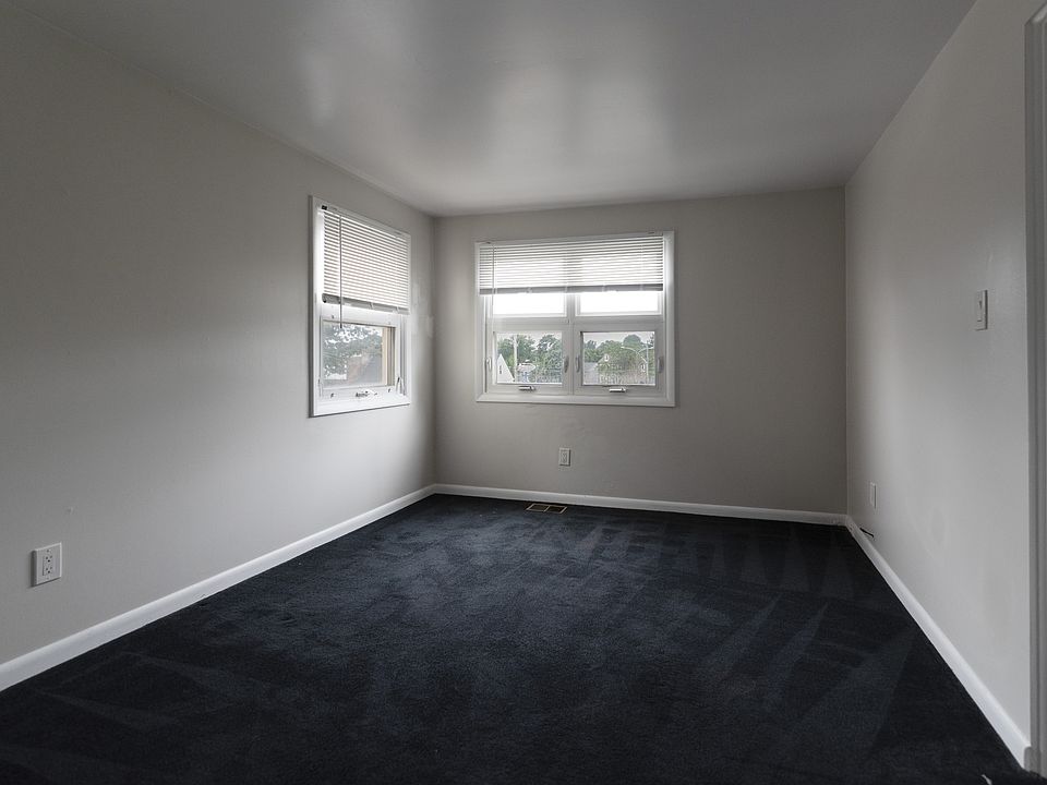 2nd Floor Rear Bedroom
