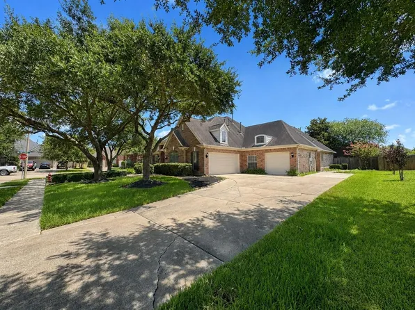 3301 Elm Creek Dr, League City, TX 77573
