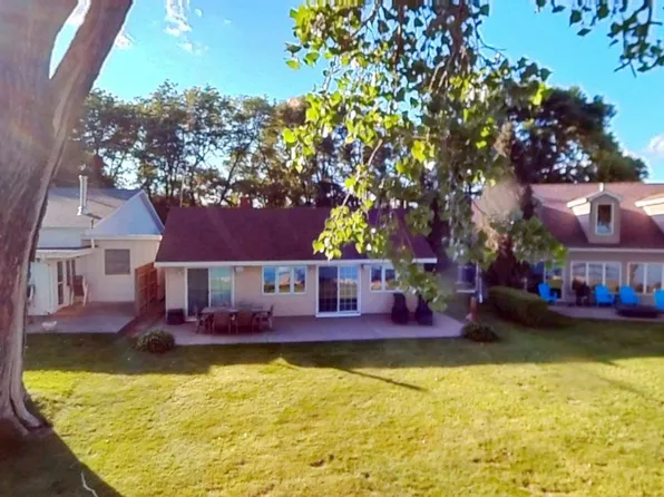 52 N Shore Dr #8, Elwood, NE 68937