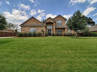 416 Winterwood Dr, Kennedale, TX 76060