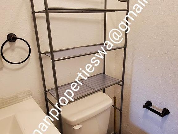 5th image of 219 N Rock St APT 2