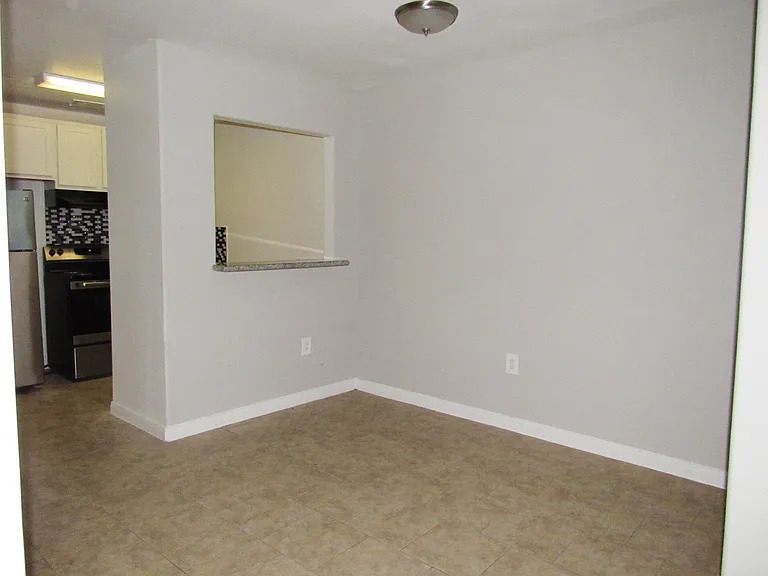 Capewood Apartments — Photo 39
