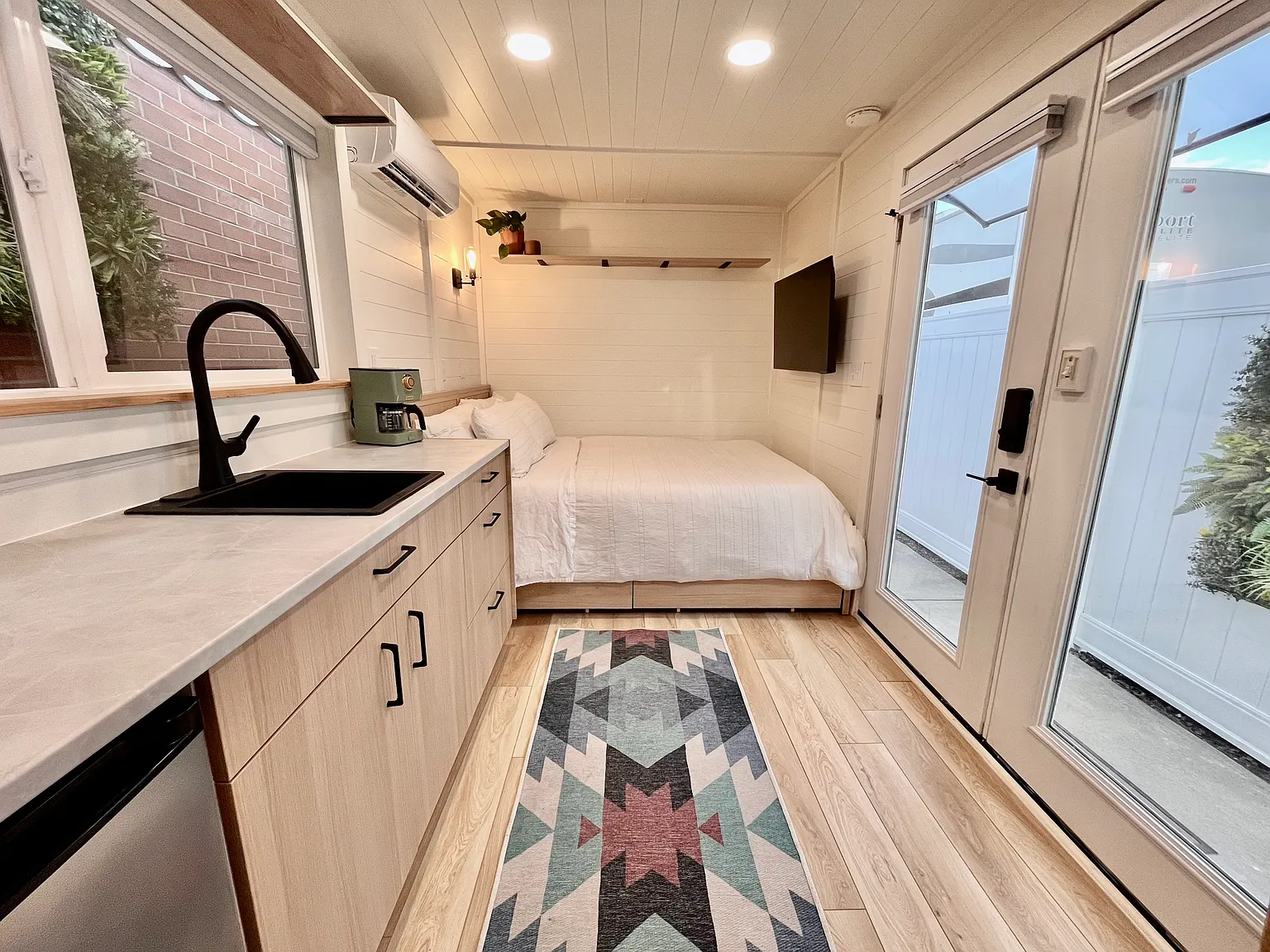 Studio, 133 sqft, $1,400 — Photo 1