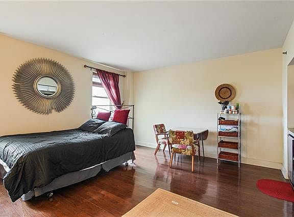 2nd image of 1205 St Charles Ave APT 512