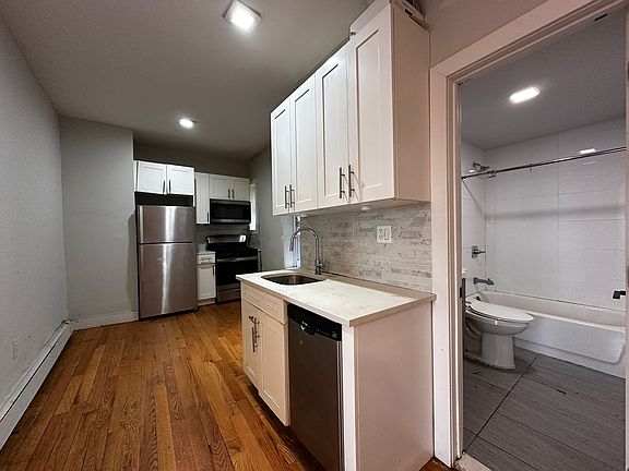 2nd image of 168 Clinton Ave APT 6