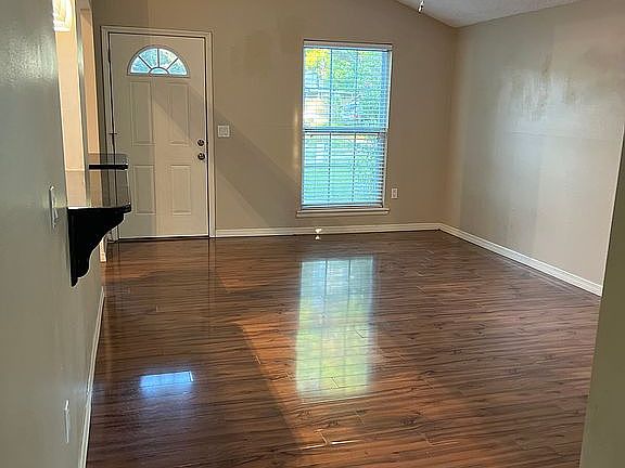 5th image of 3867 Berkshire Ct