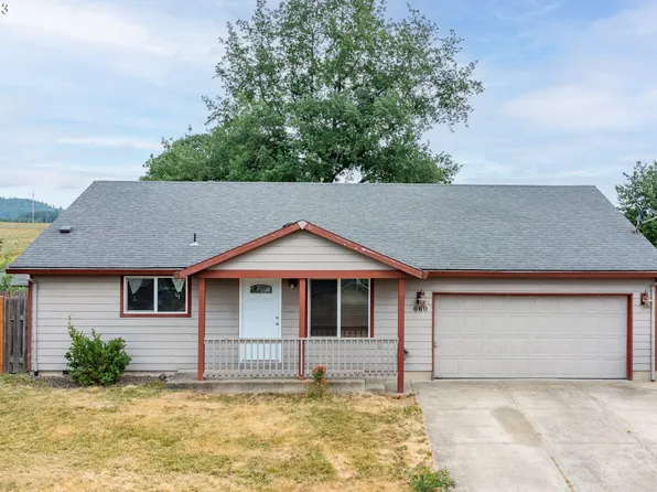 660 N 1st St, Carlton, OR 97111