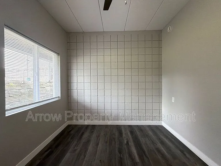 867 N 26th St #103 — Photo 3