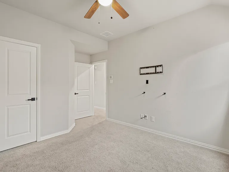 1144 Knoll St — Photo 8