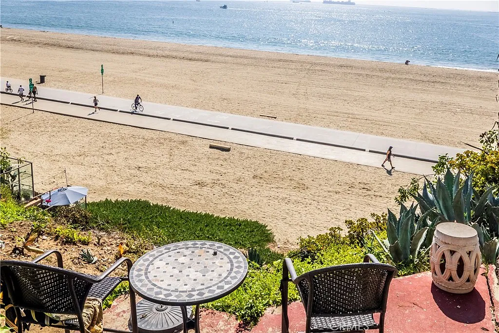 1616 E Ocean Blvd — Photo 4