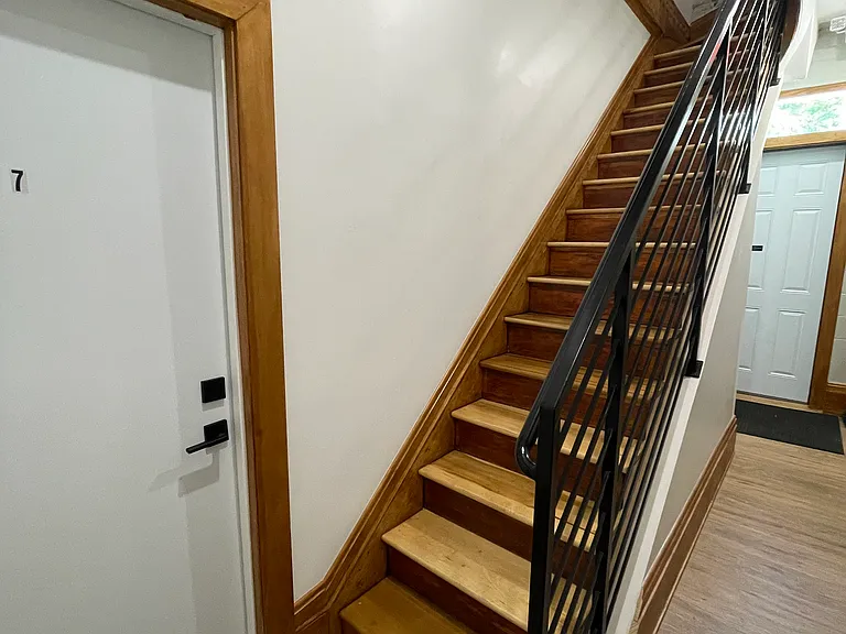 18 Mulberry St #7 — Photo 3