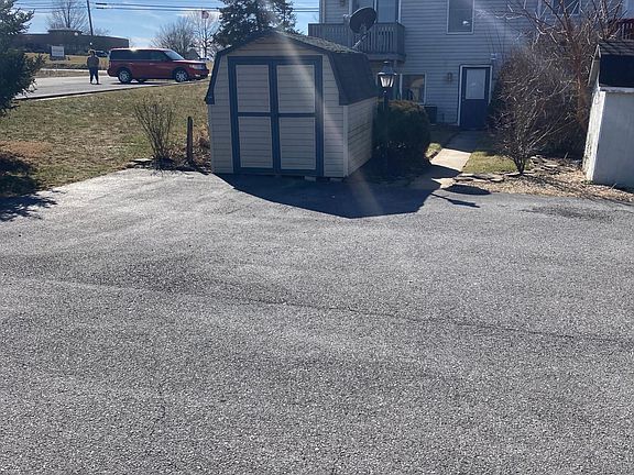 3rd image of 2710 Black Gap Rd