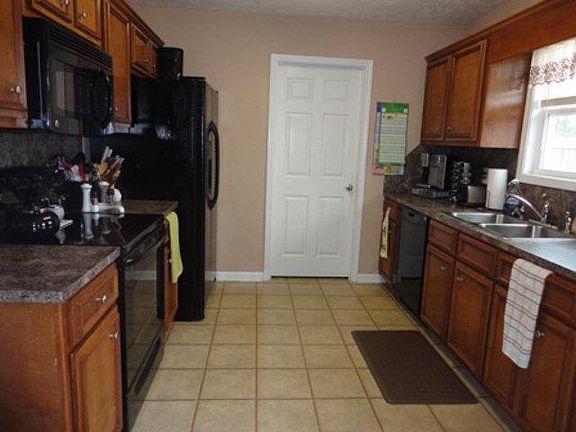 5th image of 4 Mill Pond Ct
